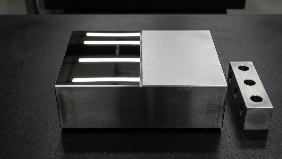 Hardened Tool Steel Injection Mold Core with SPI A-1 Diamond Mirror Polish